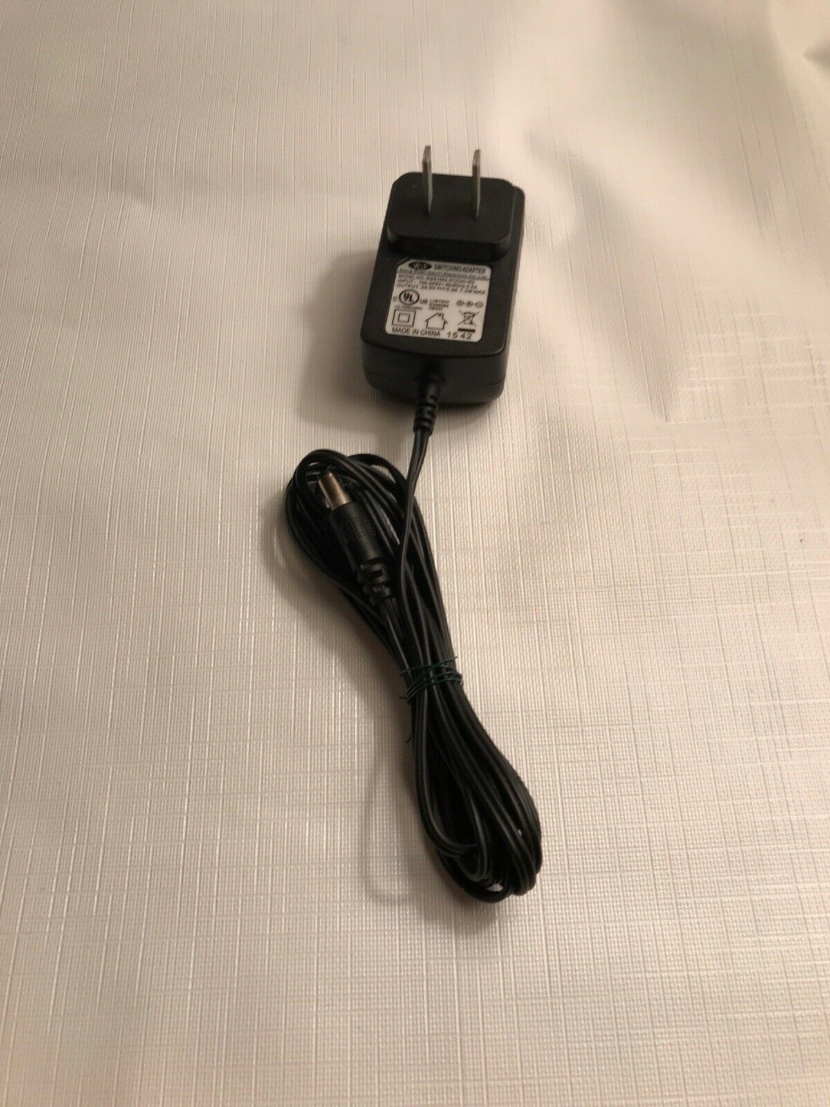 NEW AC Adapter Charger R-S RSS1002-072240-W2 24VDC 0.3A Power supply